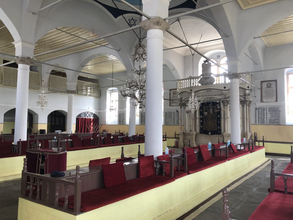 inside of the Kahal Kadosh Yashan synagogue